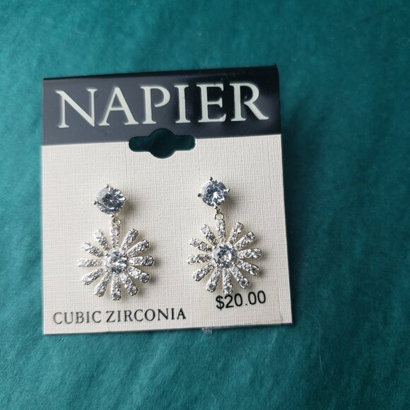 2/15$ NWT Napier cubic zirconia white and silver tone earrings - Picture 3 of 4